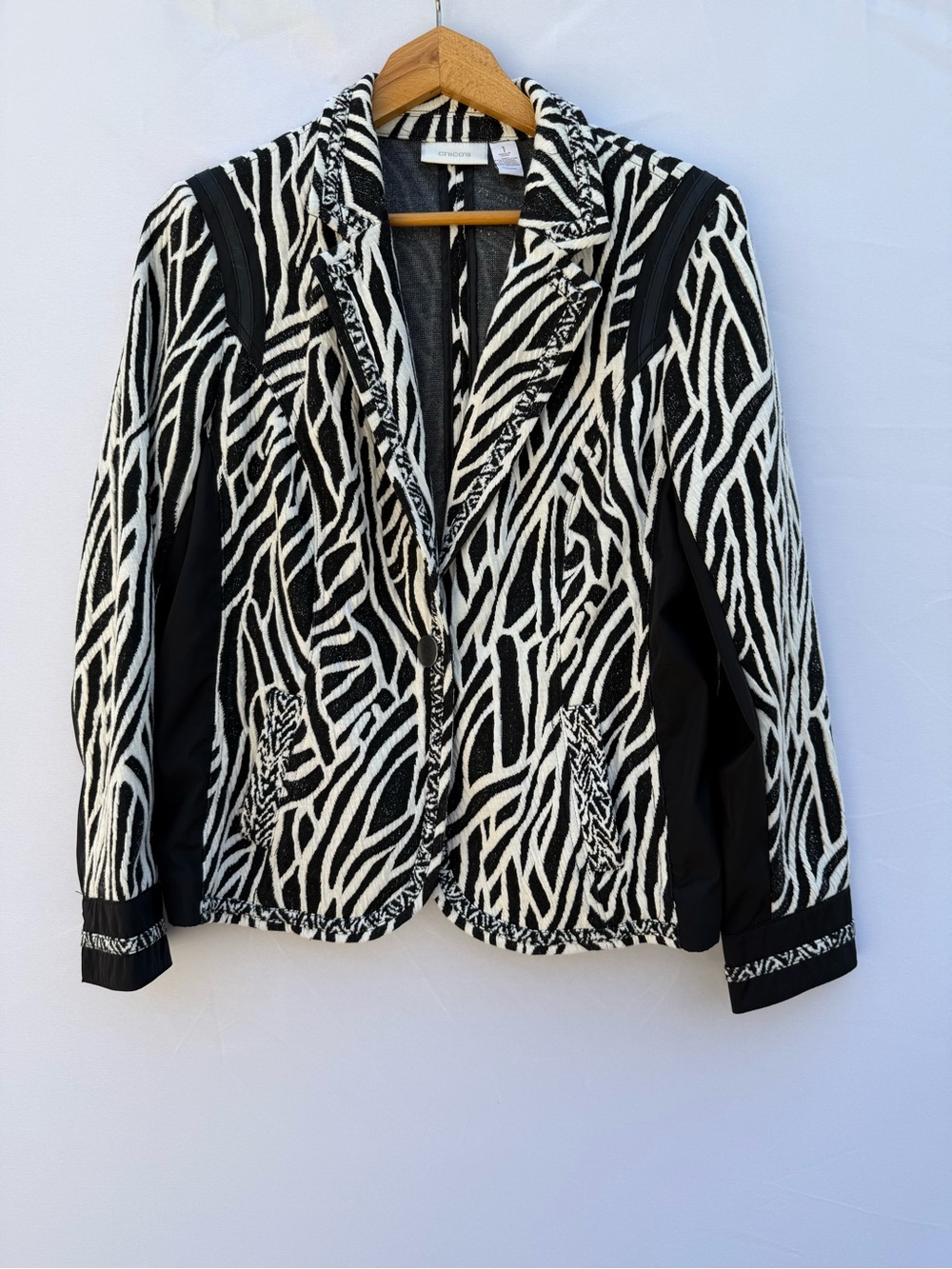 Chico's Zebra Print Blazer Black White Animal Print Jacket Workwear Medium NWOT